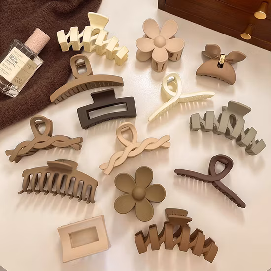クラウンブライド女性フラワーヘアバンドウェディングフローラルヘッドバンドガールアクセサリー (B6032)